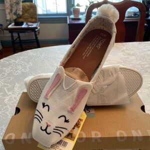 WOMEN’S TOMS BUNNY FACE FLATS SIZE 7.5 NEW WITH BOX